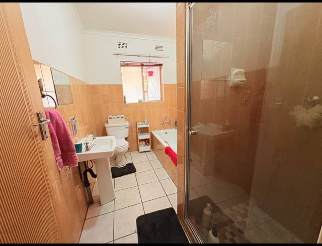 2 BEDROOM TOWNHOUSE FOR SALE IN DUNCANVILLE